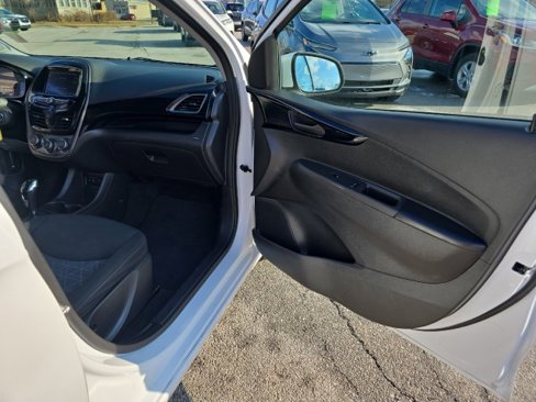 Used 2020 Chevrolet Spark LT image 28