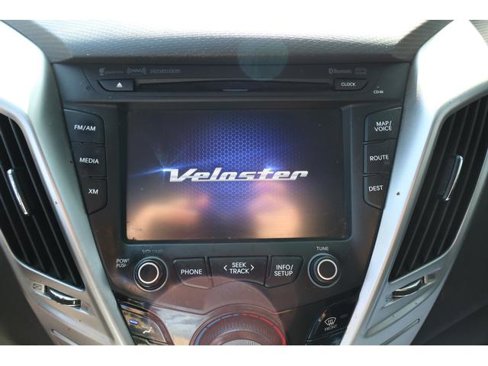 Used 2013 Hyundai Veloster w/ Tech Pkg image 10