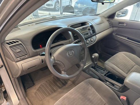 Used 2005 Toyota Camry LE image 16