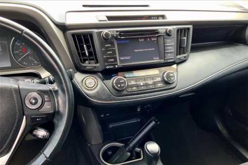 Used 2018 Toyota RAV4 XLE image 7