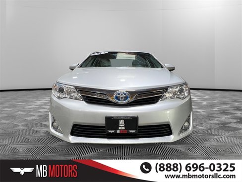 Used 2014 Toyota Camry XLE image 11