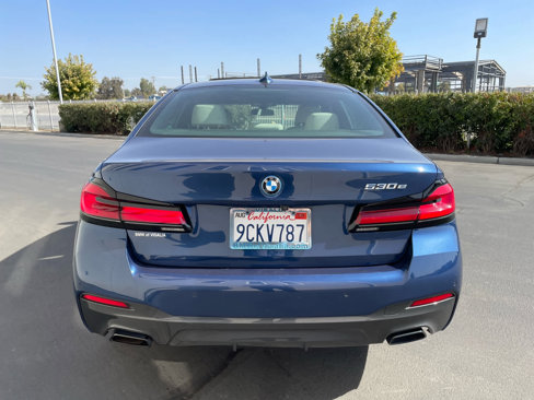 Used 2022 BMW 530e w/ M Sport Package image 4