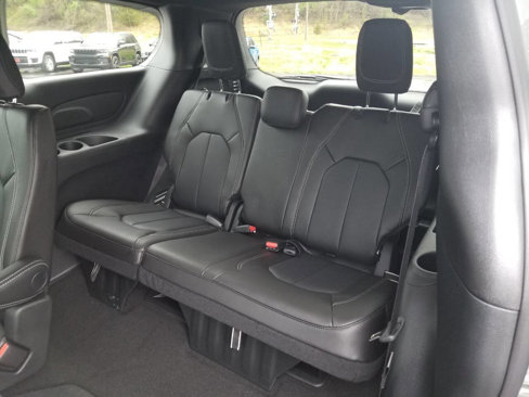 New 2025 Chrysler Pacifica Select image 15