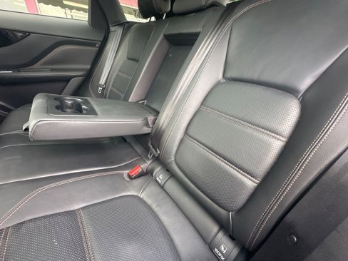 Used 2018 Jaguar F-PACE Prestige image 19