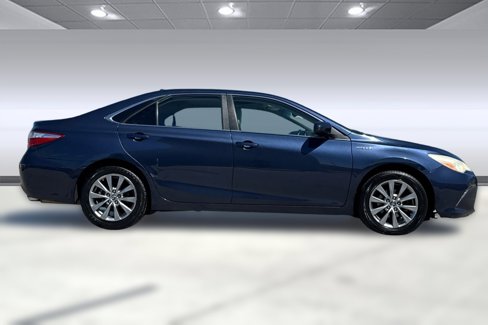 Used 2016 Toyota Camry XLE image 2
