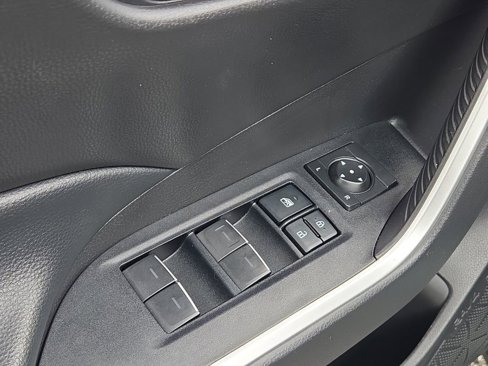 Used 2022 Toyota RAV4 XLE image 14