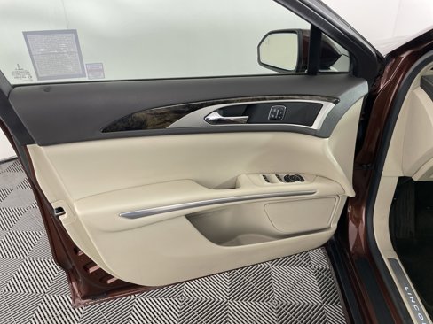 Used 2016 Lincoln MKZ Hybrid image 11