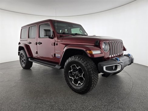 Used 2022 Jeep Wrangler Unlimited Sahara w/ Cold Weather Group image 15