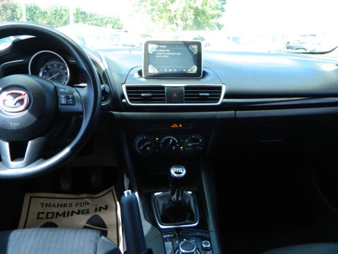 Used 2015 MAZDA MAZDA3 i Sport image 15