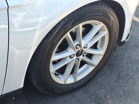 Used 2016 Ford Focus SE w/ SE Winter Package image 27