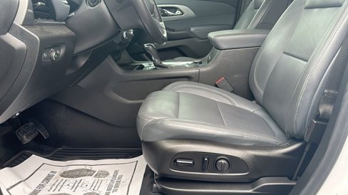 Used 2020 Chevrolet Traverse LT w/ LT Premium Package image 10