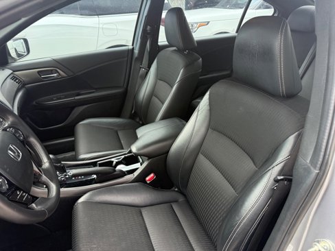 Used 2016 Honda Accord Sport image 29