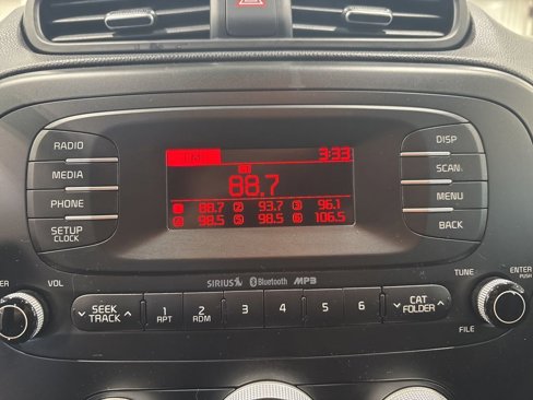 Used 2015 Kia Soul + image 19