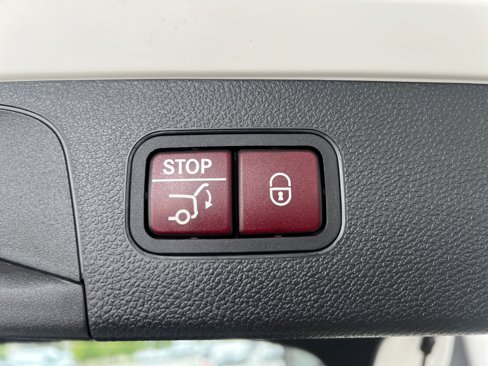 Used 2018 Mercedes-Benz GLC 300 image 16
