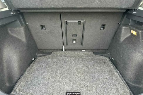 Certified 2023 Volkswagen Taos SE w/ Panoramic Sunroof Package image 15