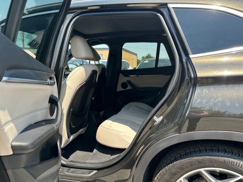 Used 2017 BMW X1 xDrive28i image 19