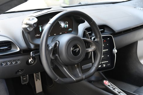 Used 2023 McLaren Artura image 11