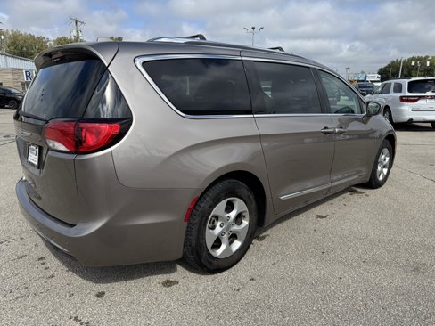 Used 2017 Chrysler Pacifica Touring-L Plus image 8