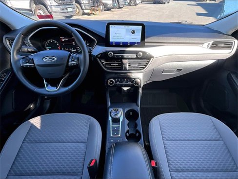 Used 2022 Ford Escape SE w/ Cold Weather Package image 16