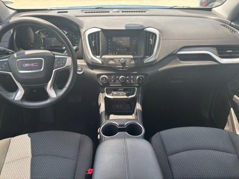 Used 2024 GMC Terrain SLE w/ Driver Convenience Package image 14