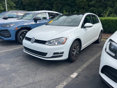 Used 2016 Volkswagen Golf SE image 9