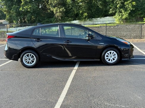 Used 2021 Toyota Prius Limited image 3