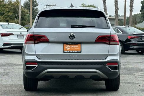 Certified 2023 Volkswagen Taos SE w/ Panoramic Sunroof Package image 5