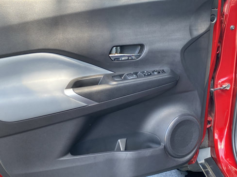 Used 2023 Nissan Kicks SR image 11