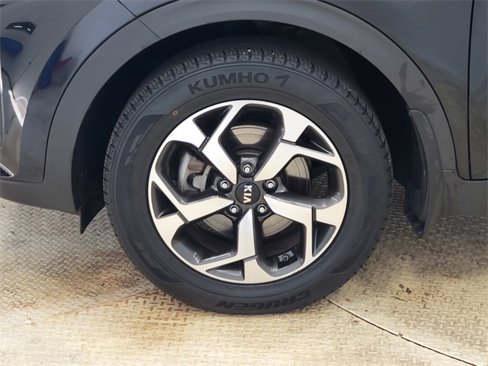 Used 2020 Kia Sportage LX image 12