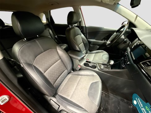 Used 2018 Kia Niro EX image 26