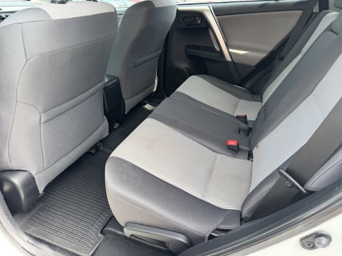 Used 2015 Toyota RAV4 LE image 11
