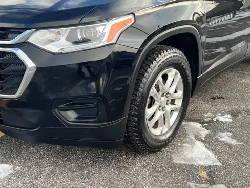 Used 2021 Chevrolet Traverse LS image 8