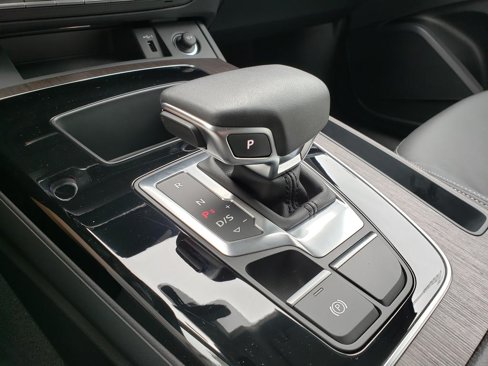 Used 2025 Audi Q5 2.0T Premium image 24