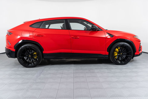 Used 2021 Lamborghini Urus image 3