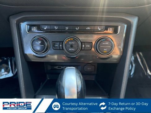 Used 2018 Volkswagen Tiguan SEL image 19