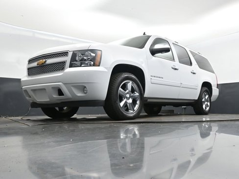 Used 2013 Chevrolet Suburban LTZ image 36