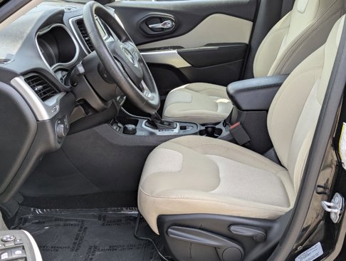 Used 2017 Jeep Cherokee Sport w/ Safety Group image 10