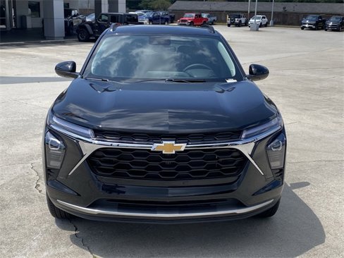 New 2025 Chevrolet Trax LT w/ Driver Confidence Package image 9