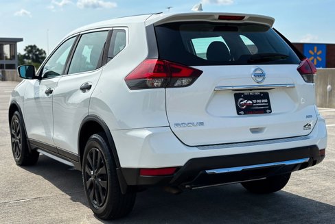 Used 2018 Nissan Rogue S image 10