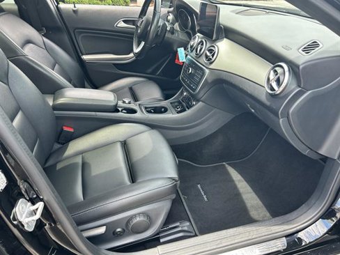 Used 2017 Mercedes-Benz GLA 250 4MATIC image 16