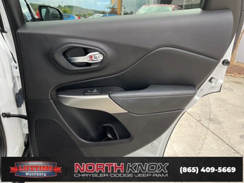 Used 2021 Jeep Cherokee Latitude Lux 80th Anniv w/ Quick Order Package 26U 80TH image 25