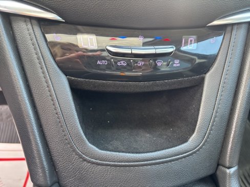Used 2018 Cadillac XT5 Luxury w/ Driver Awareness Package image 17