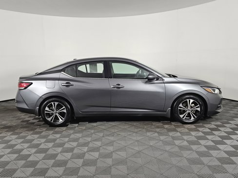 Used 2022 Nissan Sentra SV image 2