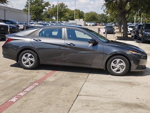 Used 2023 Hyundai Elantra SE image 10