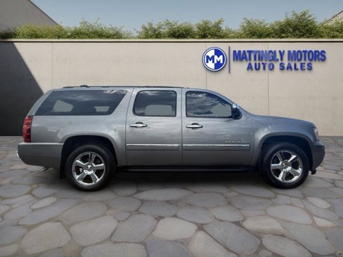 Used 2012 Chevrolet Suburban LTZ image 2