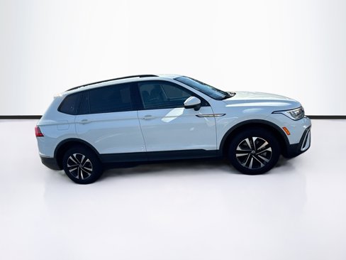 Used 2022 Volkswagen Tiguan S image 8