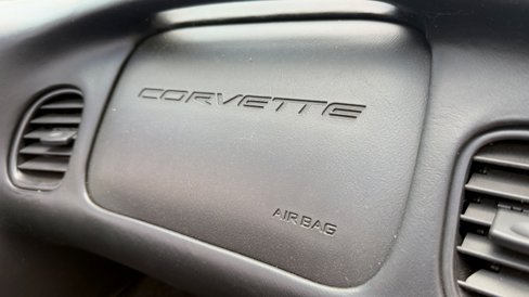 Used 2002 Chevrolet Corvette Coupe w/ Preferred Equipment Group2 image 19