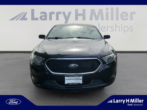 Used 2015 Ford Taurus SHO image 8