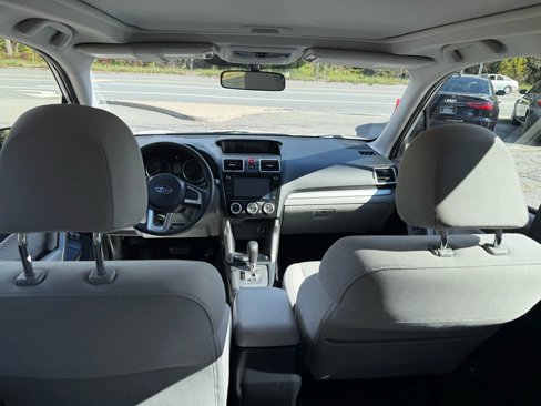 Used 2018 Subaru Forester 2.5i Premium w/ All-Weather Package image 10