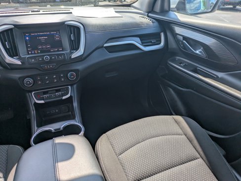 Used 2024 GMC Terrain SLE image 17
